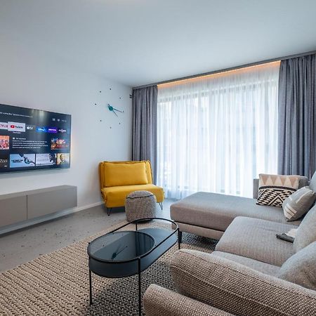 Emirates Lux Apartment And Parking Sofia Exterior foto
