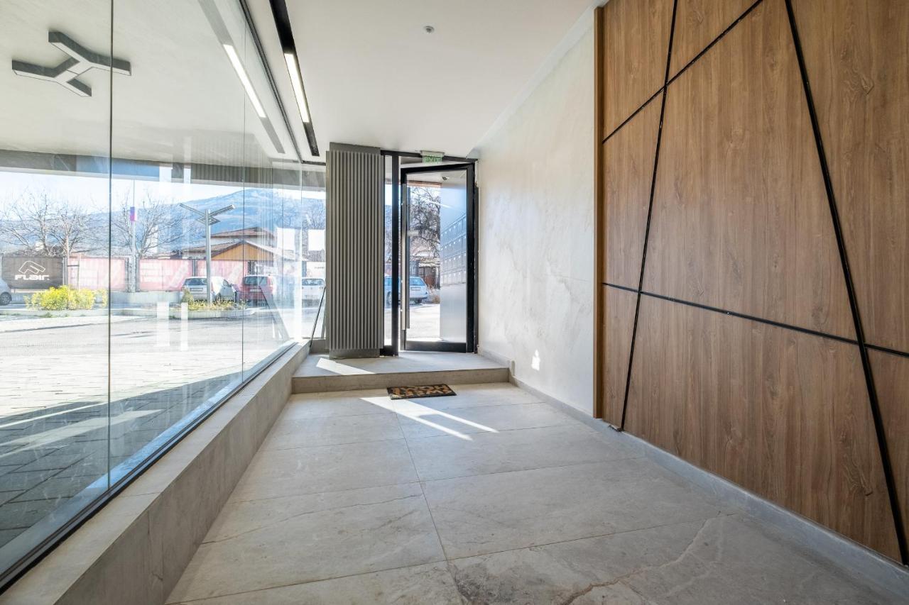 Emirates Lux Apartment And Parking Sofia Exterior foto